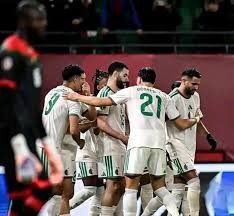 瓜帅：这是谢尔基第一次插花脚传中，他要学习梅西踢得更简洁