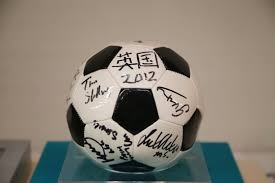 14场0球！全队最低分！皇马1.5亿巨星已59天没进球 向对手竖3手指